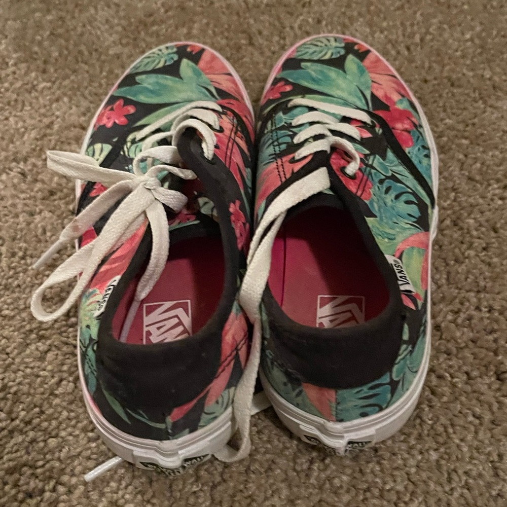 Vans - Picture 2 of 4